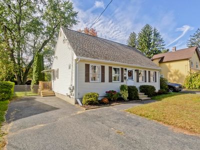 58 Emmett St, Chicopee, MA, 01020