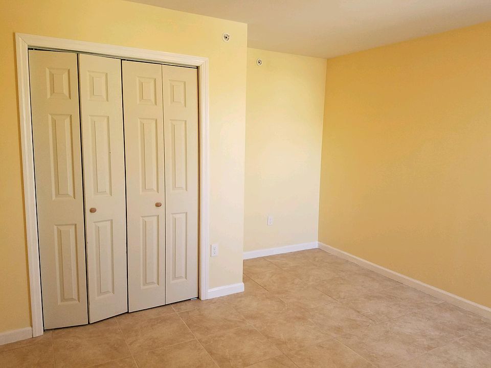 2nd image of 115 Main St APT 2