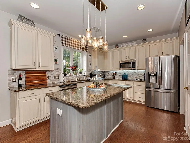 10828 Carmody Ct — Photo 9