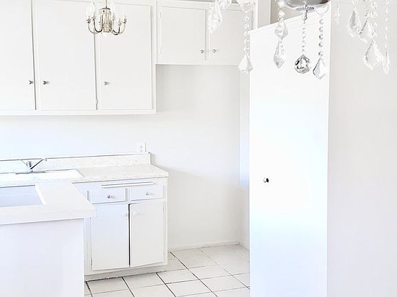 5th image of 6019 Cahuenga Blvd APT 5