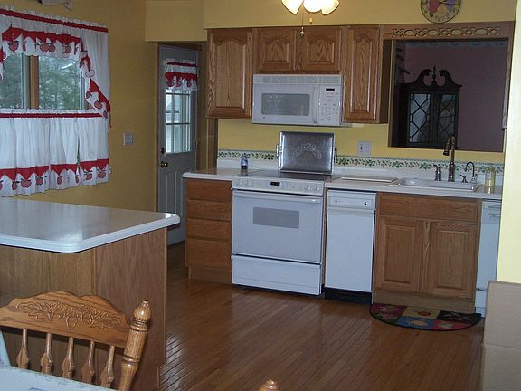 Updated Eat In Kitchen W/ Island