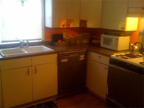 2nd image of 3827 Beaver Dr