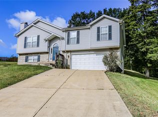 1786 Deer Run Trl, Pacific, MO 63069
