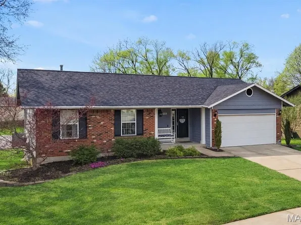 514 Pioneer Dr, Saint Peters, MO 63376