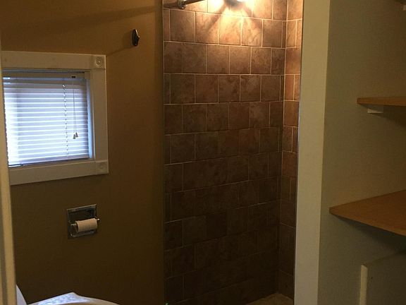 4th image of 123 Woodsboro Dr #123