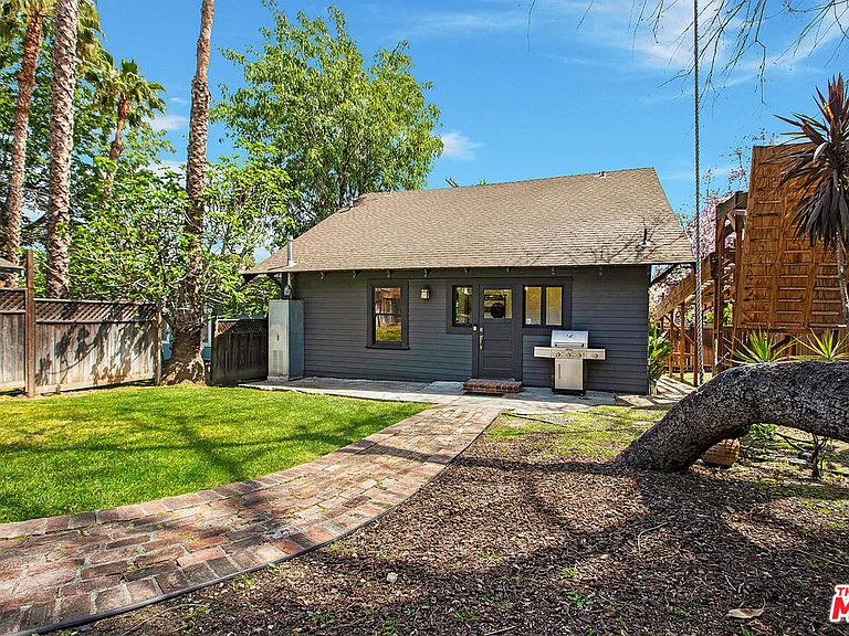 1421 N Alvarado St — Photo 30