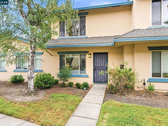 3rd image of 2443 Oliver Dr