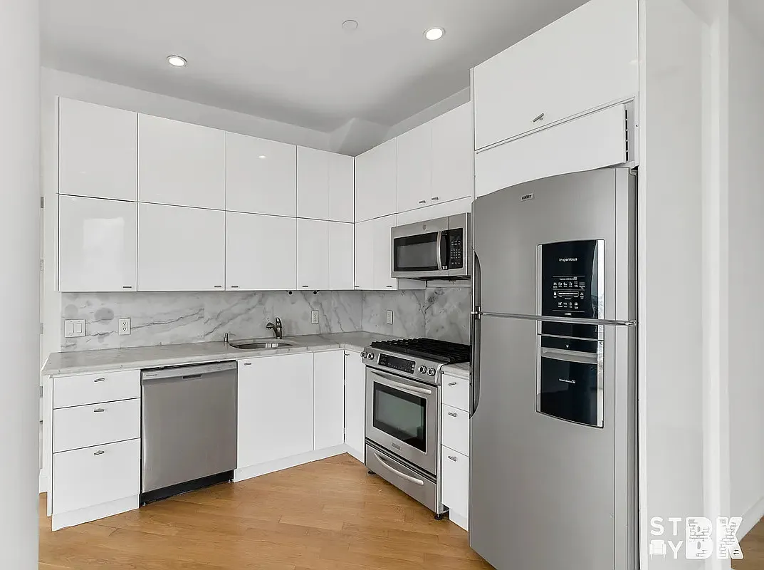 525 Clinton Avenue — Photo 4