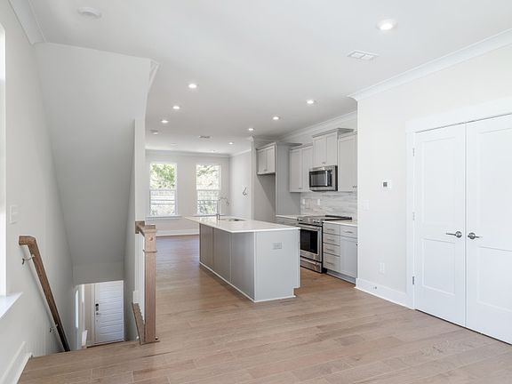 Main Floor Living Space, Great for Entertaining