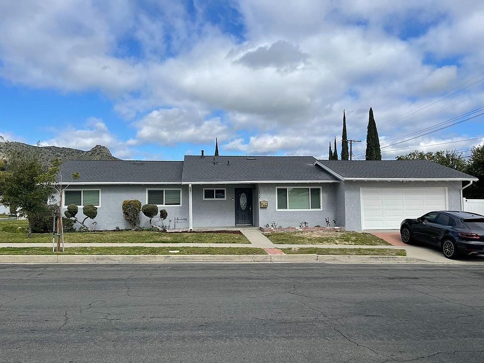 1st image of 24241 Kittridge St