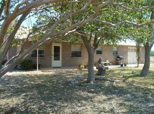 1214 N Orange St, Sabinal, TX 78881