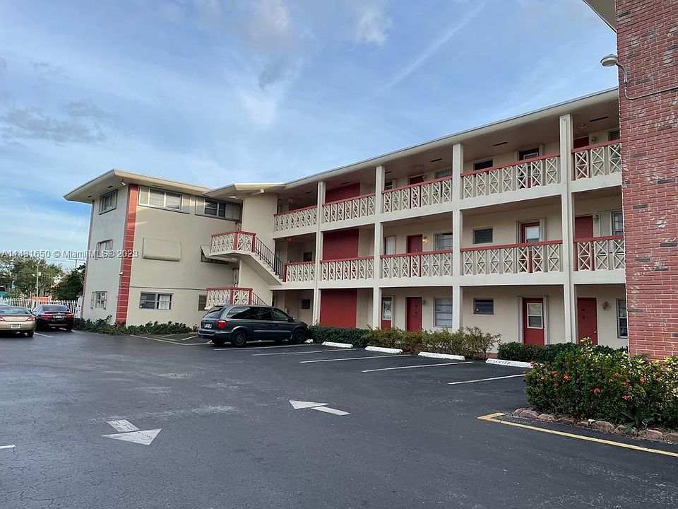 1st image of 4730 NW 10th Ct APT 304