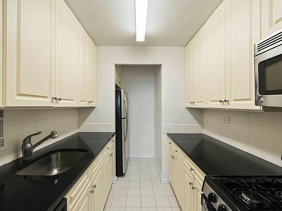 3rd image of 175 W 87th St APT 31G