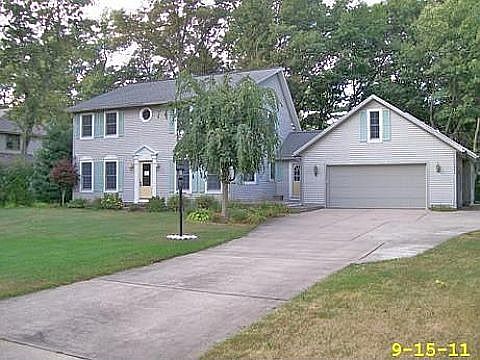 1st image of 15245 Meadowwood Dr
