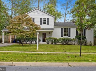 627 Goldsborough Dr, Rockville, MD 20850
