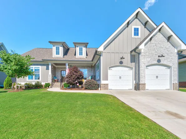 66 Fallen Leaf Dr, Chickamauga, GA 30707