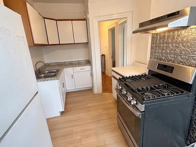 2215 Bruckner Blvd — Photo 14