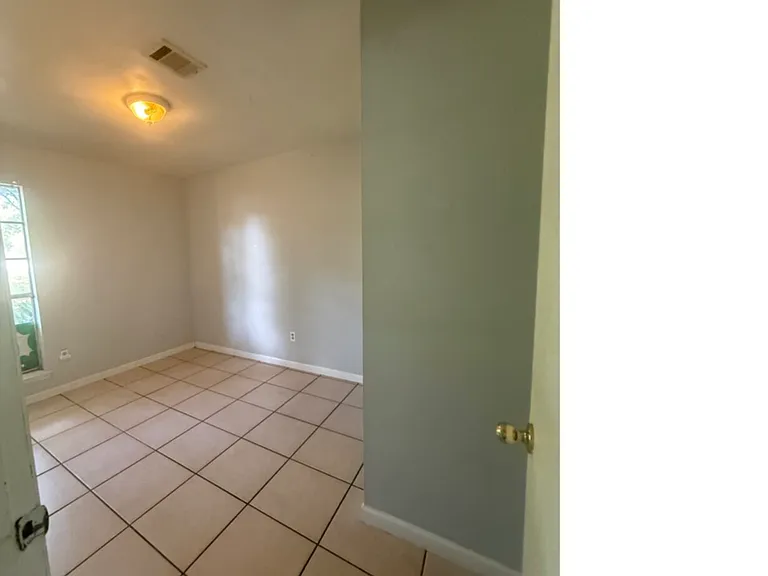 5701 Scotland Rd — Photo 2