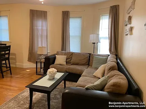 74 Brooks St #13 Photo 1