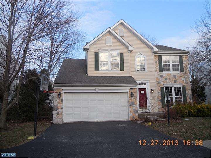 1st image of 906 N York Dr