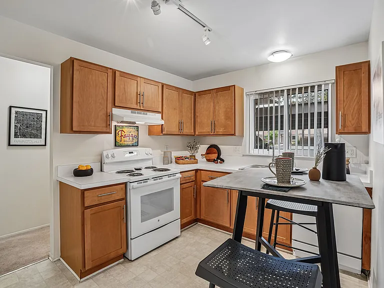 Fairmont Park Apartments — Photo 19