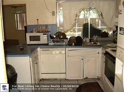 4th image of 6969 NW 6th Ct