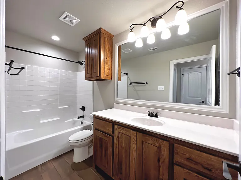 219 Clover Cir — Photo 14