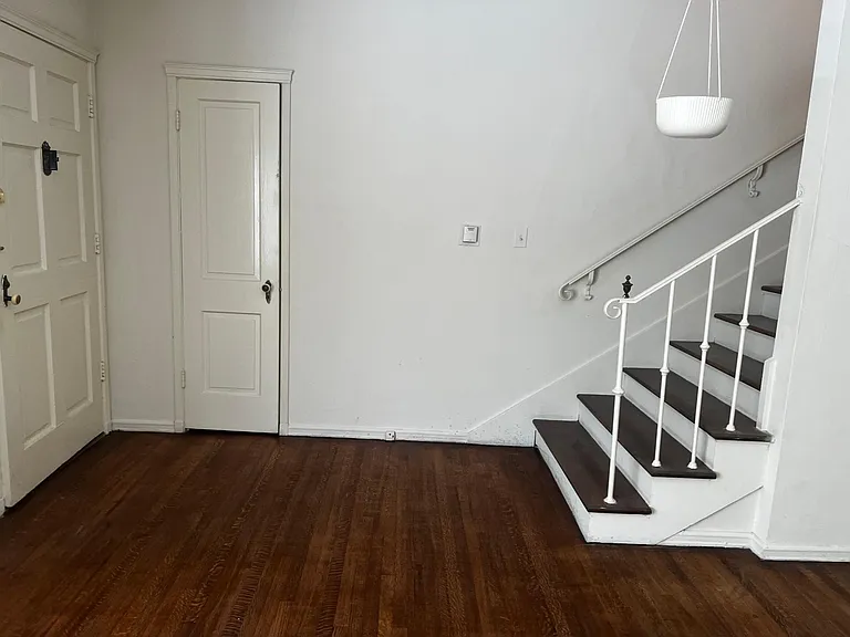 925 Gayley Ave #5 — Photo 6