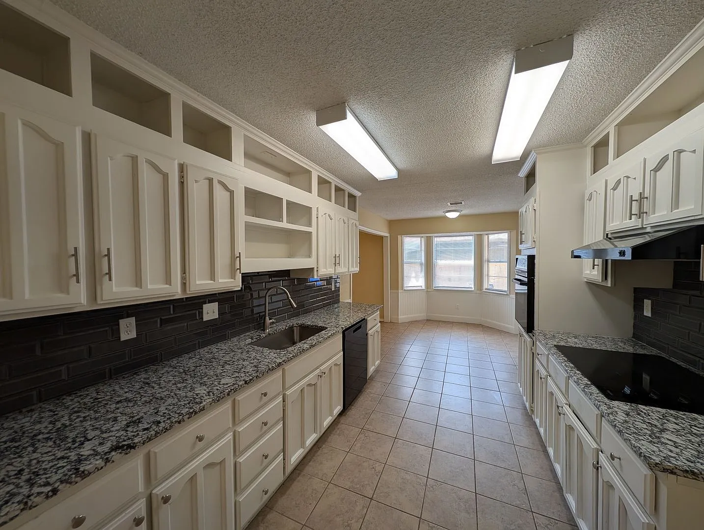 Renovated 4 bedroom in BA schools — Photo 2