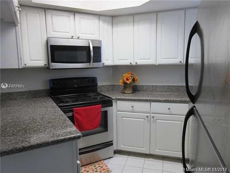 1st image of 8235 Lake Dr
