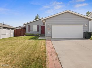 803 Sutherland Cove Ln, Gillette, WY 82718