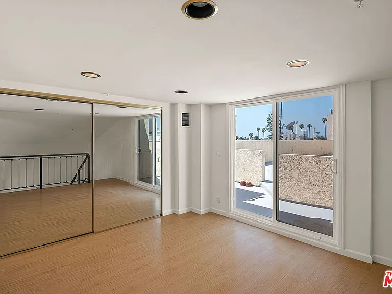 923 Euclid St #302 — Photo 17