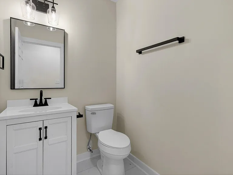 2136 Commander Rd — Photo 27
