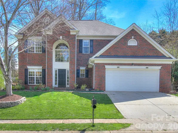 8414 Bampton Dr, Concord, NC 28027