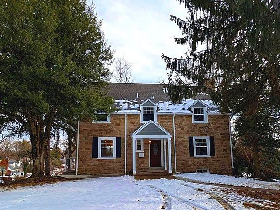 2nd image of 1221 Edge Hill Rd