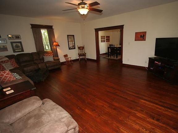 2nd image of 807 W North 1st St