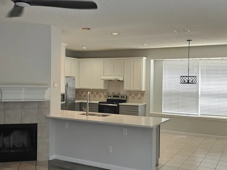 1412 Brenda Ln — Photo 14