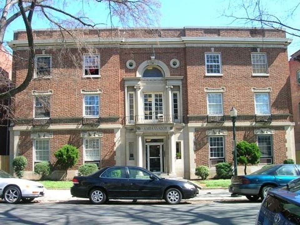 1st image of 1108 W Franklin St APT 304