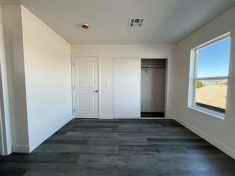 5017 Clara St — Photo 13