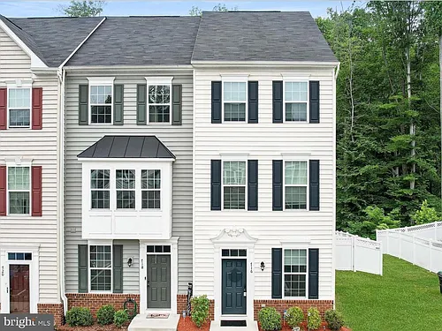 716 River Crest Way Photo 1
