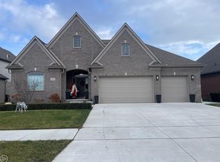 54644 Lawson Creek Dr, Shelby Township, MI 48316