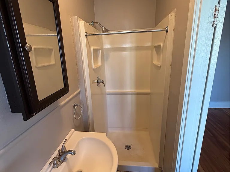 103 Gold St #1A — Photo 8