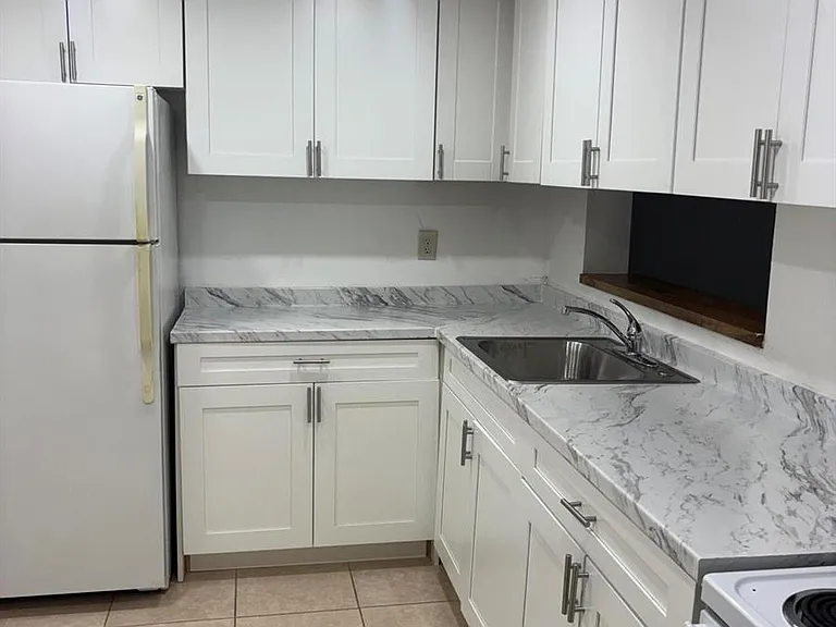 5190 Las Verdes Cir #315 — Photo 3