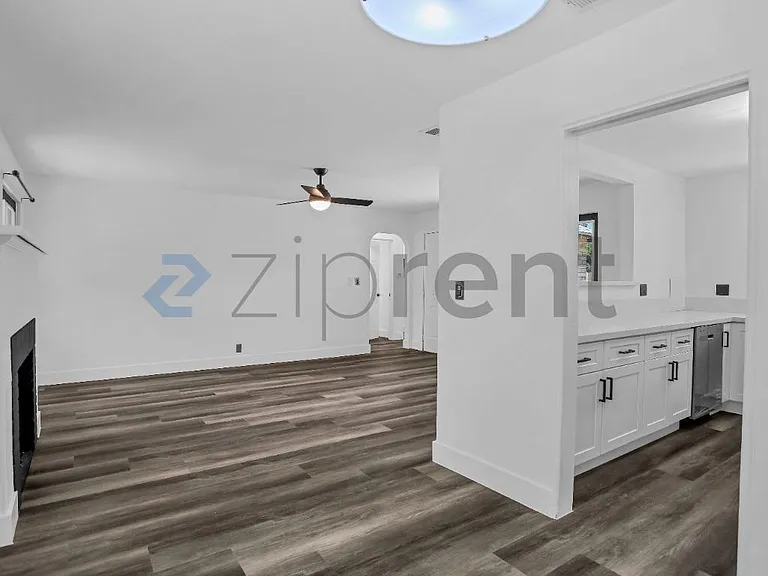807 E Shields Ave #807 — Photo 10