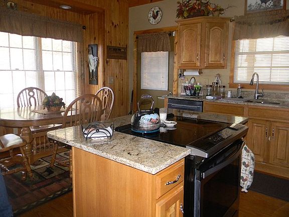 5th image of 236 Blanton Dr