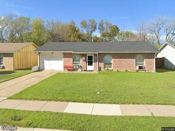 506 E Springdale Ln, Grand Prairie, TX 75052