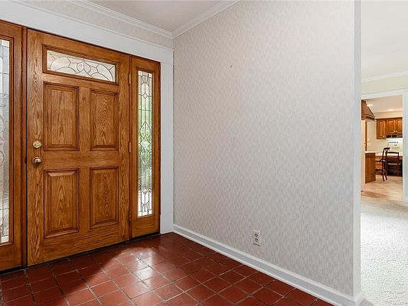 4th image of 2809 West Dr