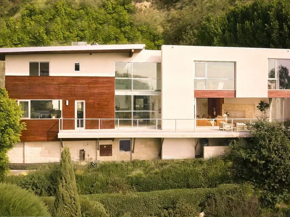 1700 Queens Ct, Los Angeles, CA 90069