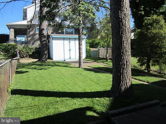 4th image of 619 Baily Rd
