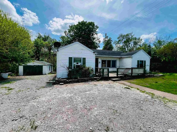 57 W 3rd St, New Burnside, IL 62967